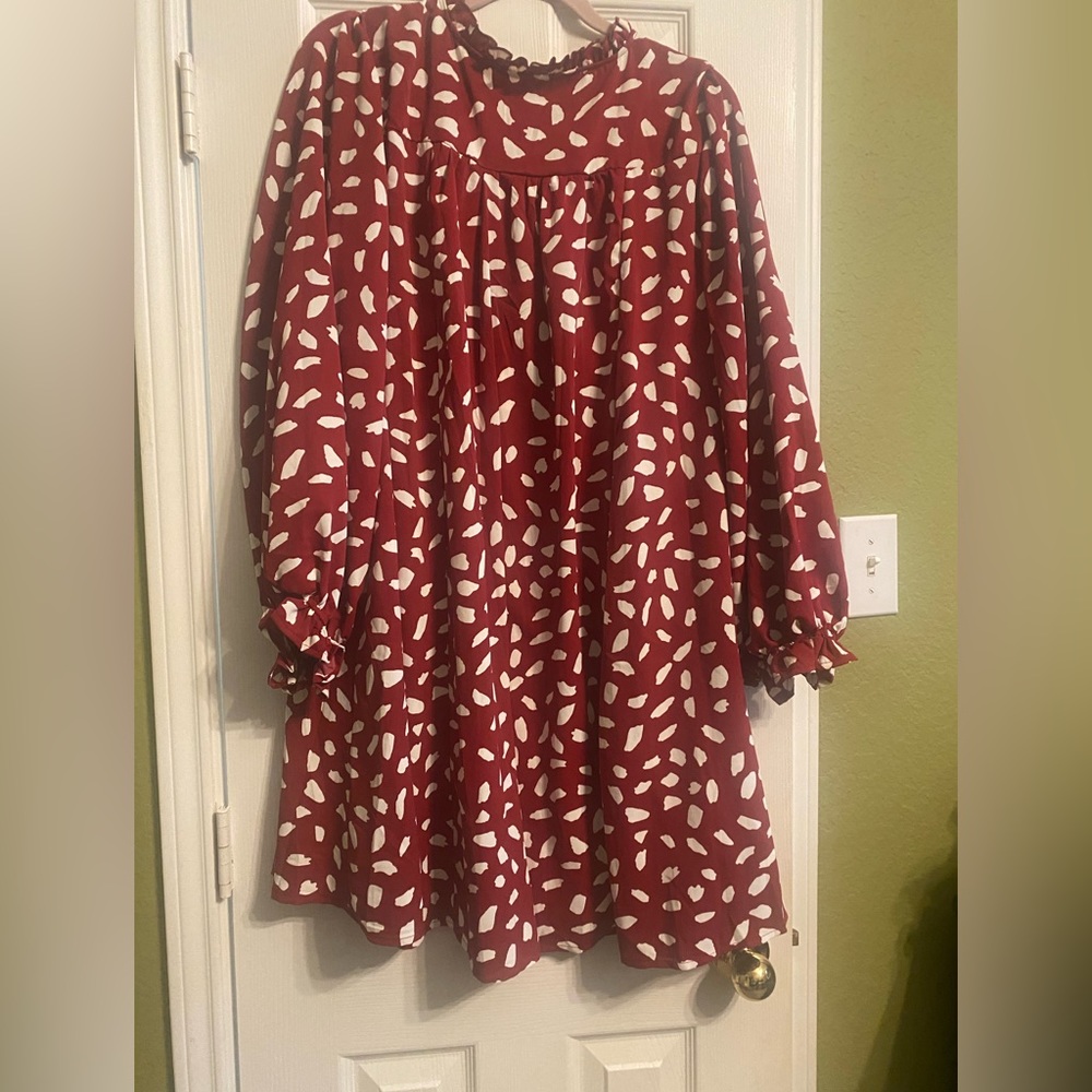 XL Umgee Dress. Burgandy/ White